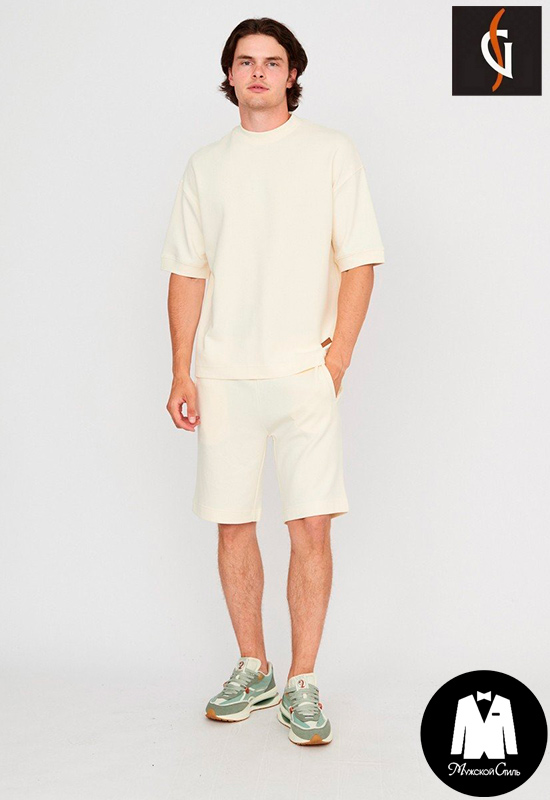 Комплект джемпер+шорты белый